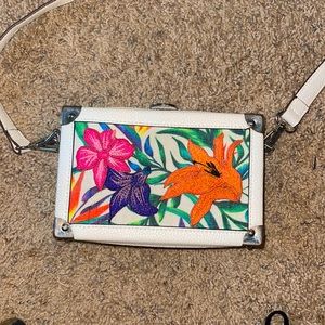 Sam Edelman floral case bag